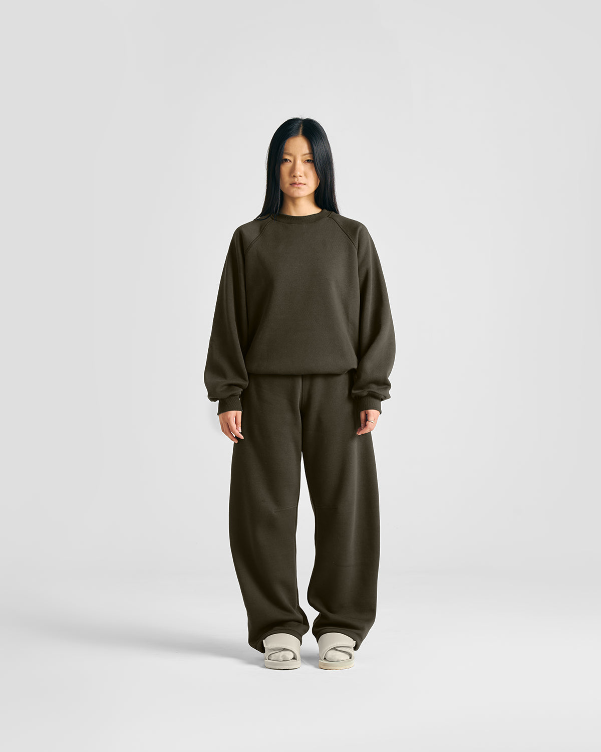 EVERYDAY MILITARY GREEN CREWNECK