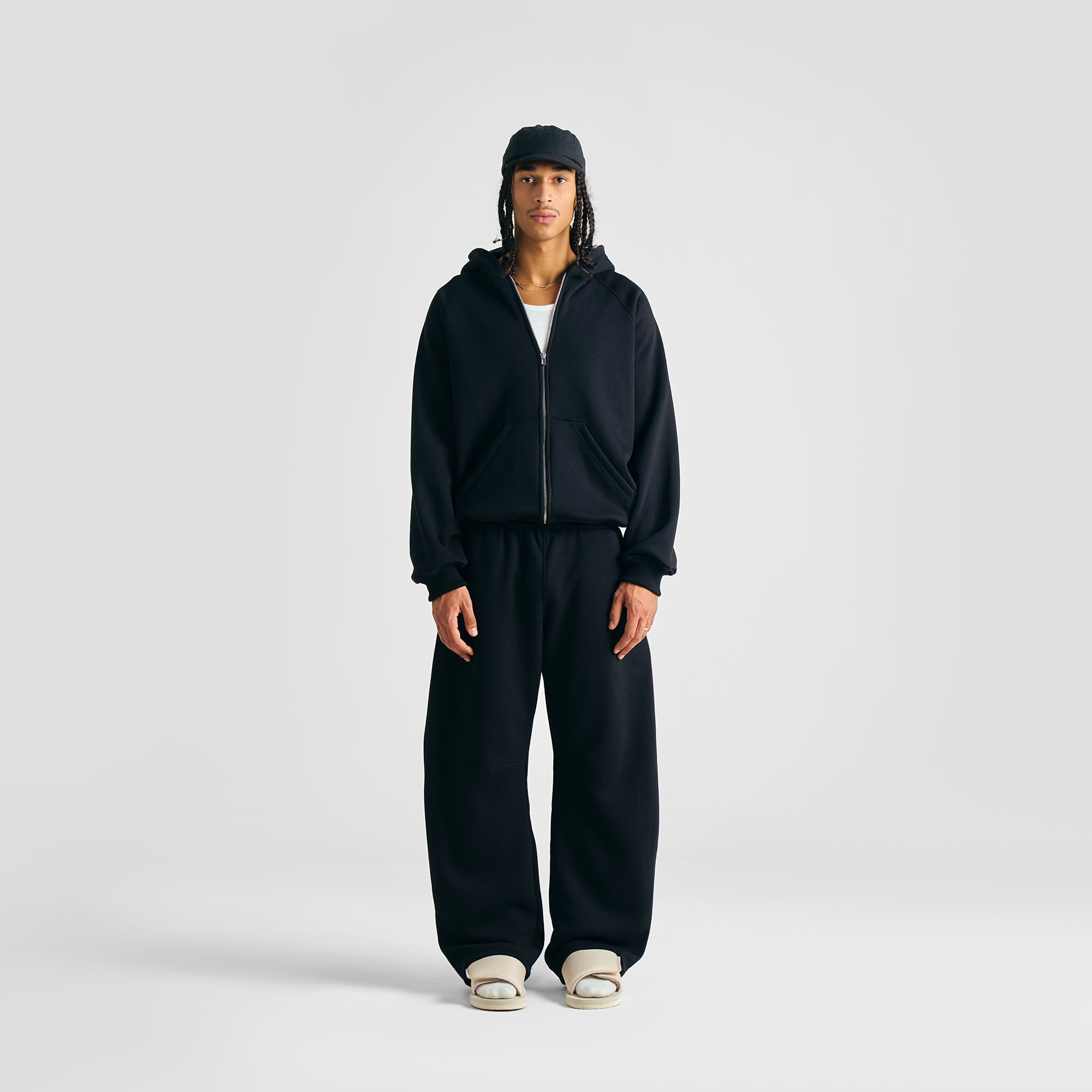 Felpa con cappuccio nera con zip per tutti i giorni