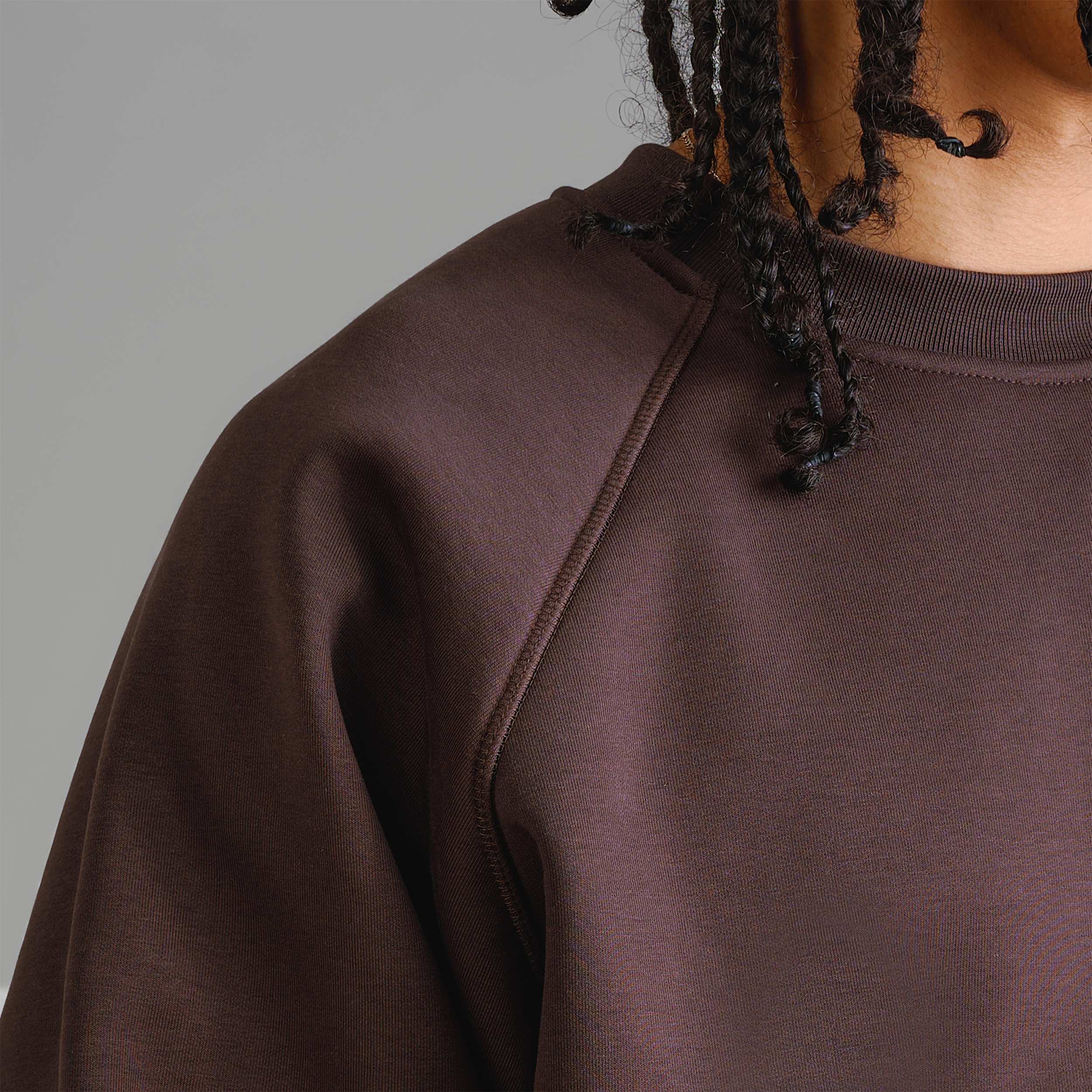 Maglia girocollo marrone moka premium da 500 g/m²