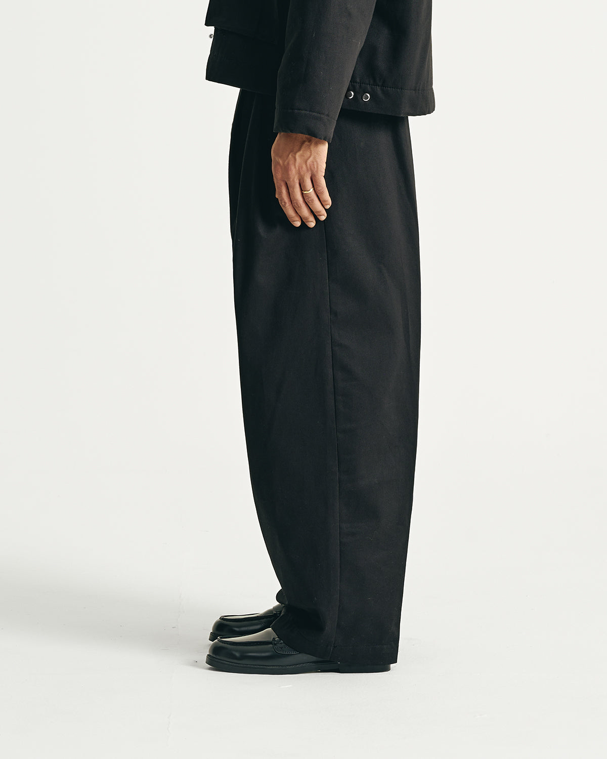 Canvas Pleated Pants - Jet Black