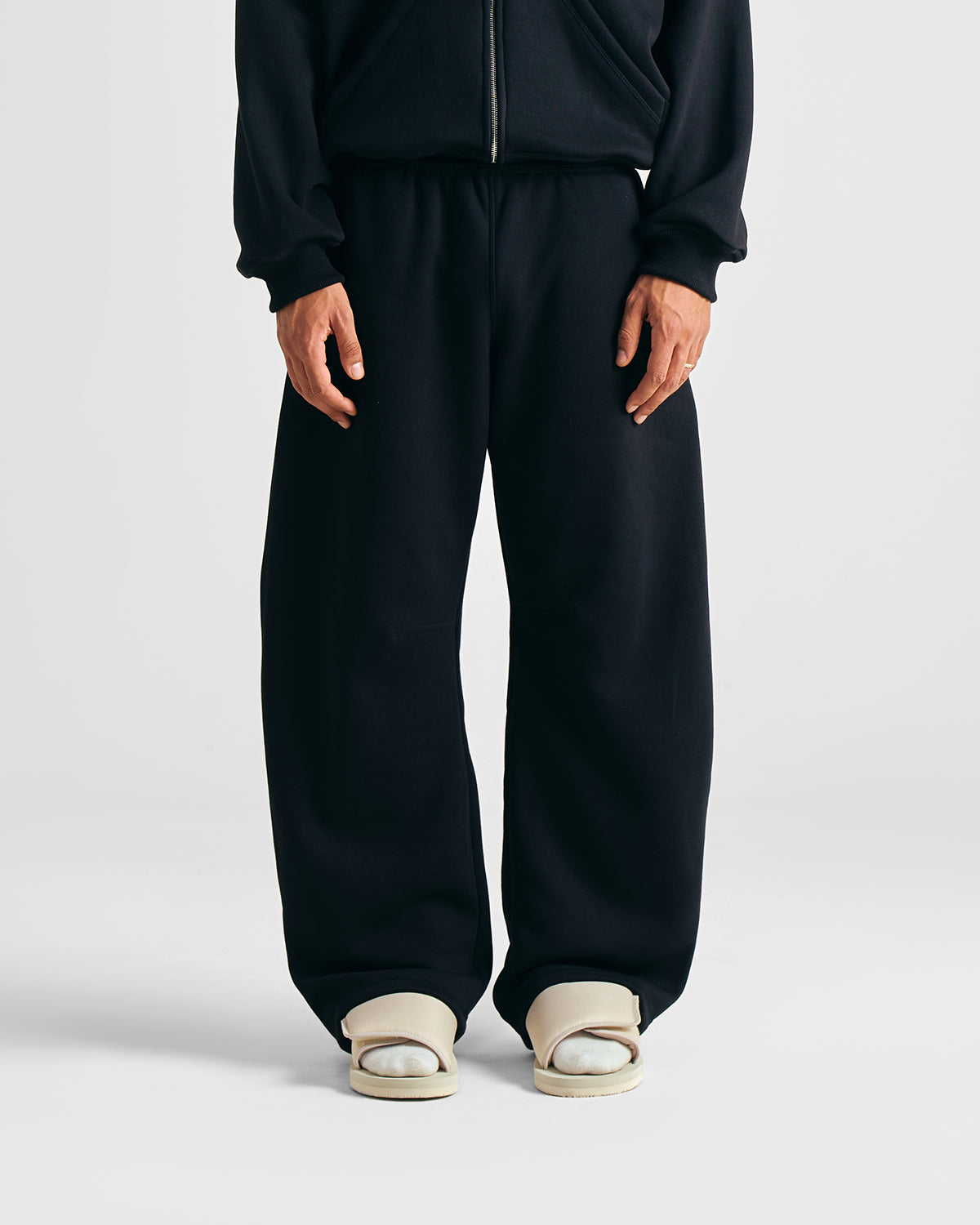 EVERYDAY JET BLACK SWEATPANTS