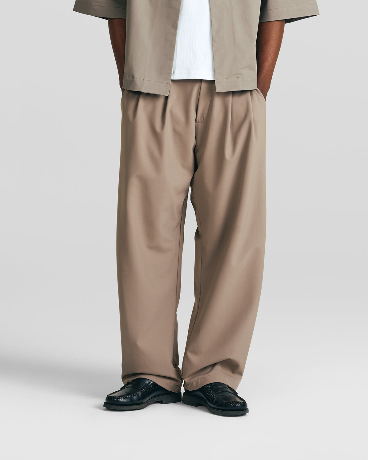 Silk Clay Everyday Pleated Pants