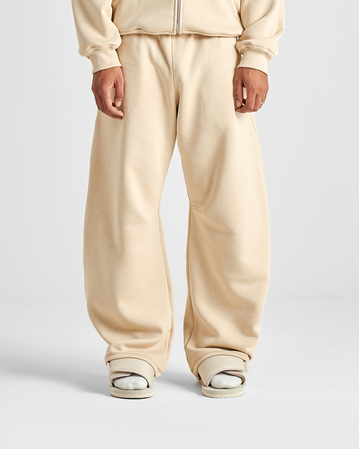 EVERYDAY SOFT SAND SWEATPANTS